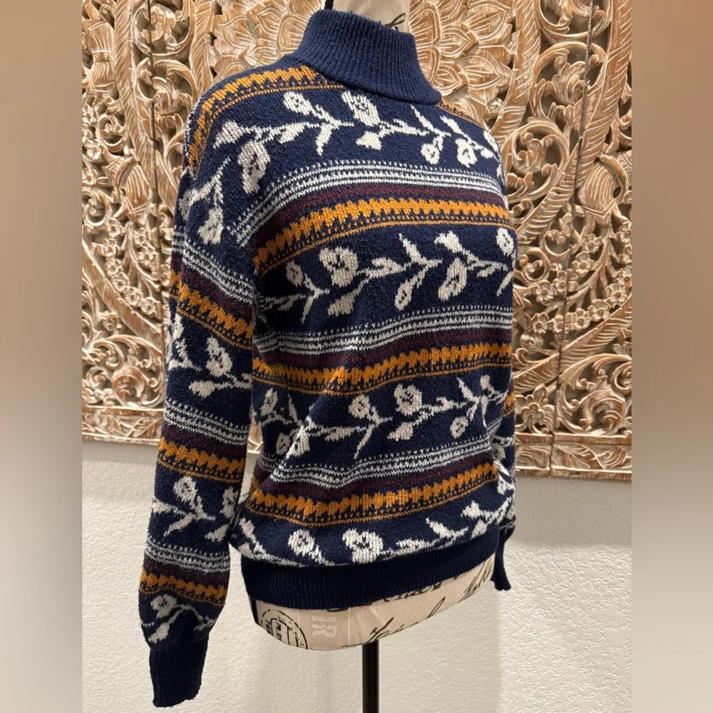 St.John’s Bay Button Back Super Soft Floral Knit Sweater- size S - Picture 5 of 9